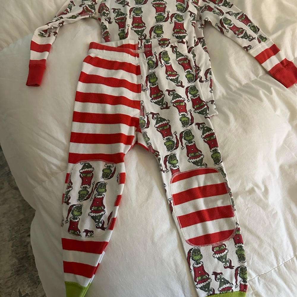 Hanna Andersson Grinch Footie - Red, Green, White